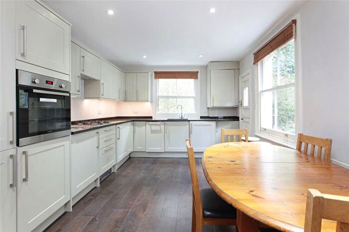 2 Bedroom Flat To Rent In Aliwal Road, Battersea, SW11