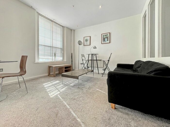 1 Bedroom Flat To Rent In The Headrow, Leeds, LS1