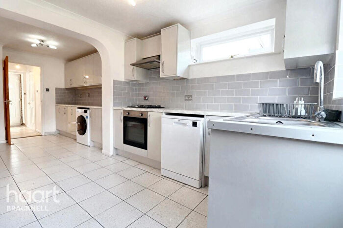 4 Bedroom Detached House For Sale In Spinis, Bracknell, RG12