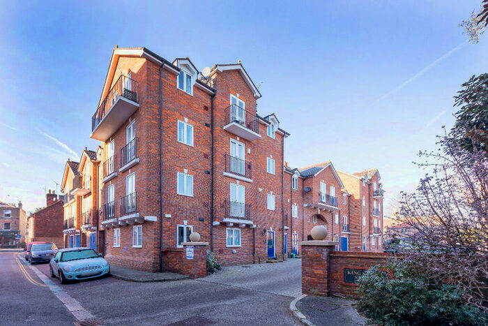 1 Bedroom Apartment For Sale In King Stable Street, Eton, SL4