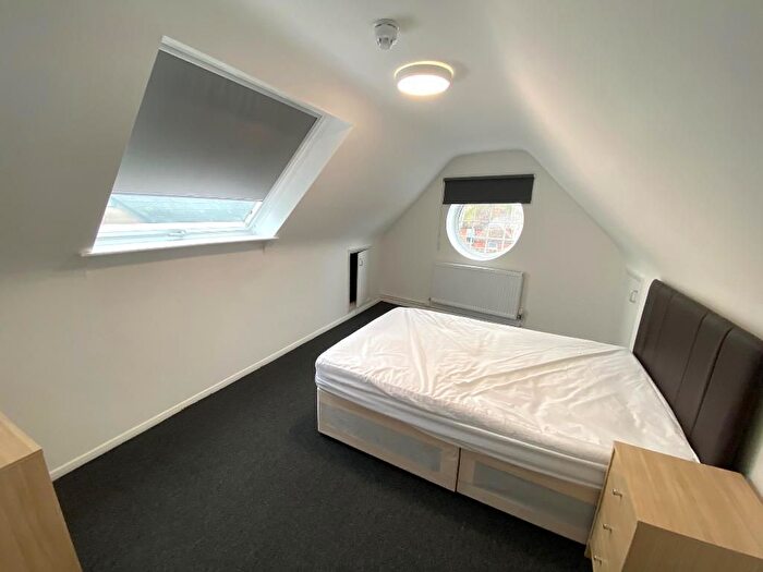 3 Bedroom Flat To Rent In South Street, Eastbourne, East Sussex, BN21