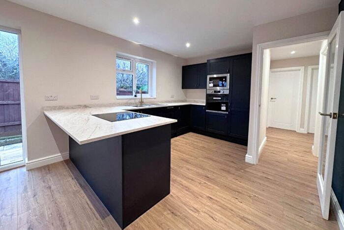 3 Bedroom Bungalow For Sale In Cedar Crescent, North Baddesley, Southampton, Hampshire, SO52