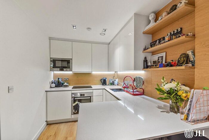 1 Bedroom Apartment For Sale In Rivulet Apartments, Devan Grove, N4