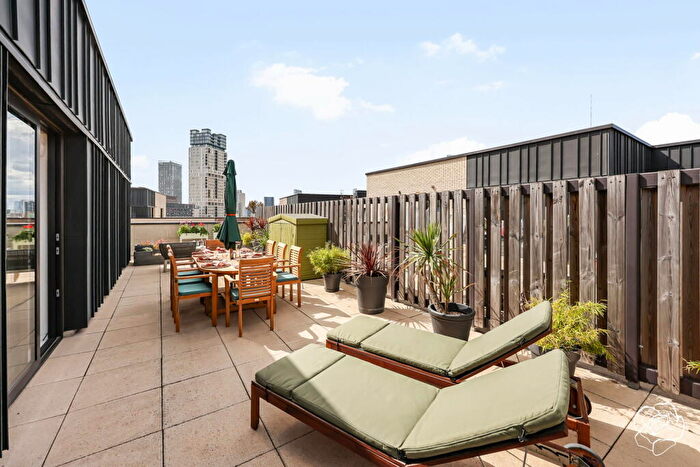 2 Bedroom Penthouse For Sale In Carriage House, Leyton Road, Stratford, E15