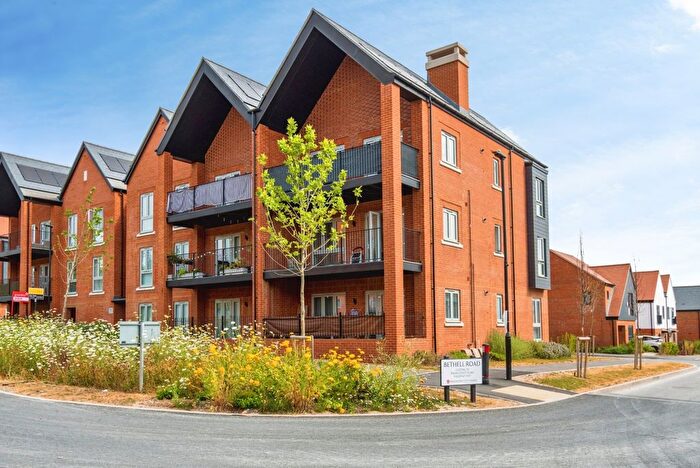 2 Bedroom Flat For Sale In Bethell Road, Winchester, Hampshire, SO22
