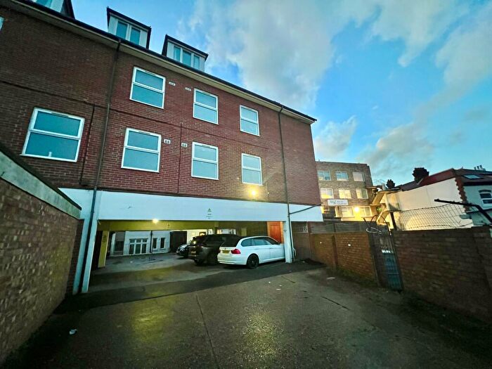 4 Bedroom Apartment To Rent In Landport Street, Southsea, PO5
