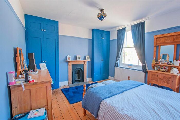 2 Bedroom Terraced House For Sale In Bideford, EX39