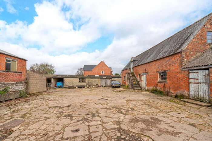 5 Bedroom Detached House For Sale In South Pavenhill Farm, Purton, SN5