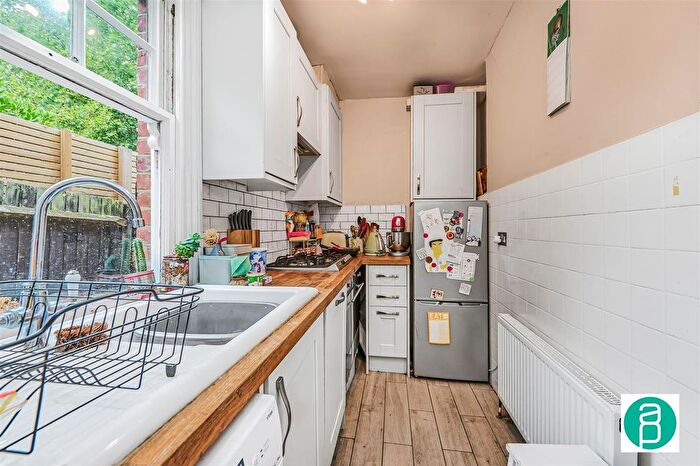 1 Bedroom Property To Rent In Oakhill Road, London, SW15