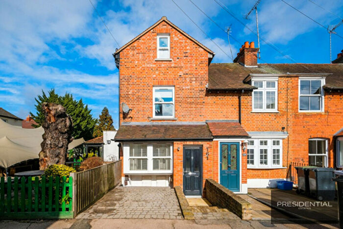 3 Bedroom End Of Terrace House To Rent In Smarts Lane, Loughton, IG10