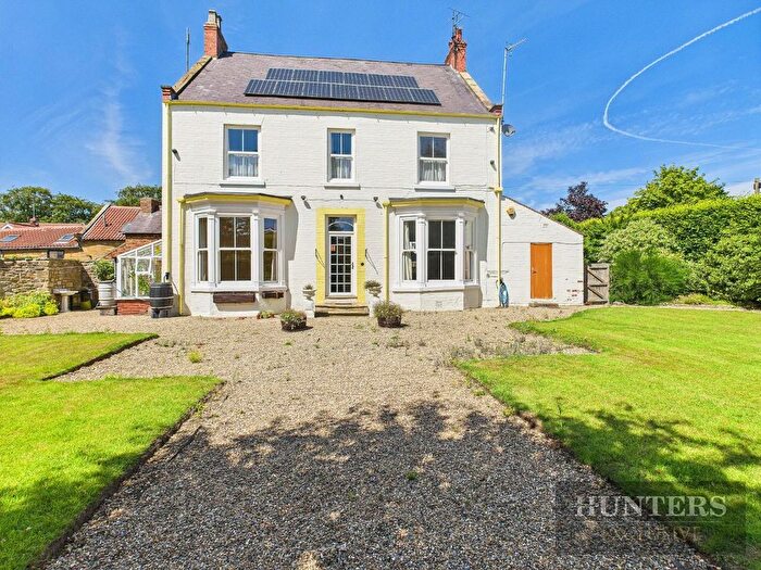 6 Bedroom Detached House For Sale In North Street, Scalby, Scarborough, YO13