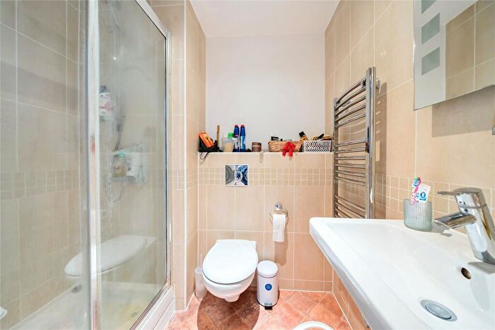 2 Bedroom Flat For Sale In Oakwood Avenue, Beckenham, BR3