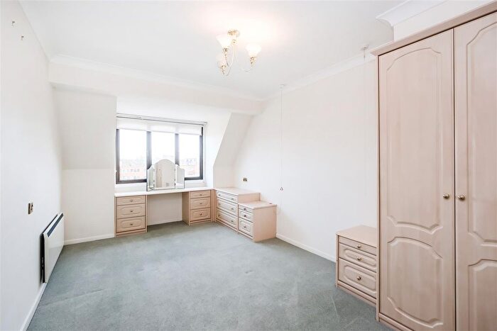 1 Bedroom Flat For Sale In Manor Court Lodge, South Woodford, E18