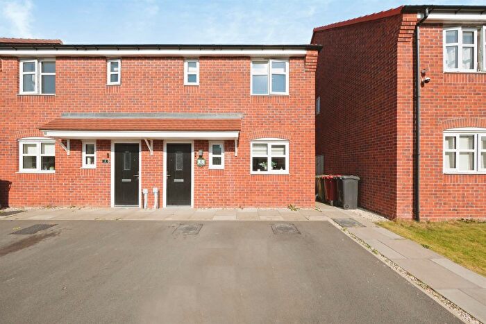 3 Bedroom Semi-Detached House For Sale In Privet Close, Bolsover, Chesterfield, S44