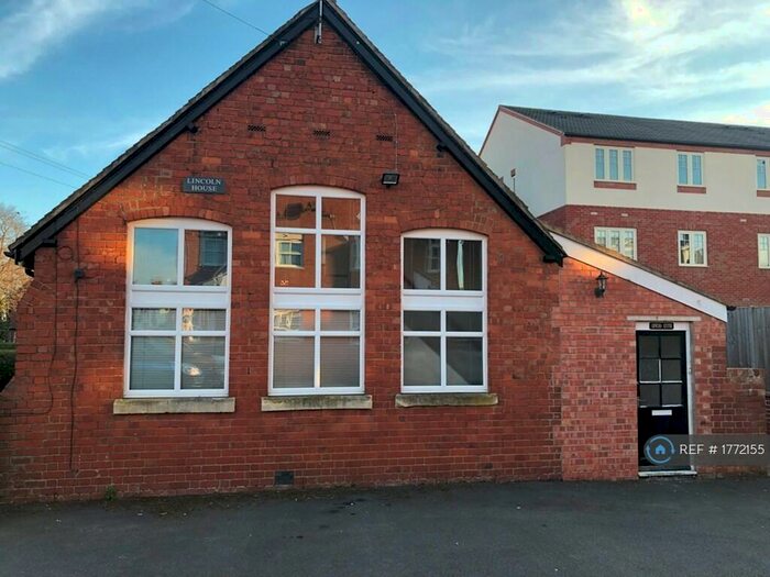 2 Bedroom Flat To Rent In Lincoln House, Rugby, CV22