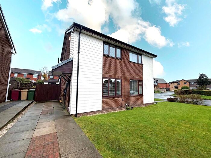 2 Bedroom Semi-detached House For Sale In Kerans Drive, Westhoughton, Bolton, BL5