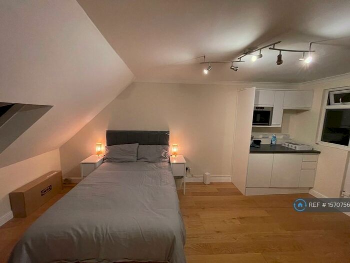 Studio To Rent In Sutton, Sutton, SM1
