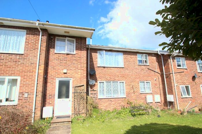 2 Bedroom Apartment To Rent In The Hollows, Newport, PO30