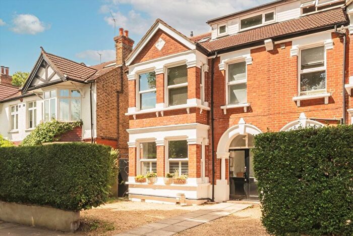 1 Bedroom Flat For Sale In Windermere Road, Ealing, W5