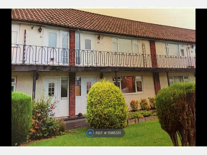 1 Bedroom Flat To Rent In Spanish Court, Burgess Hill, RH15