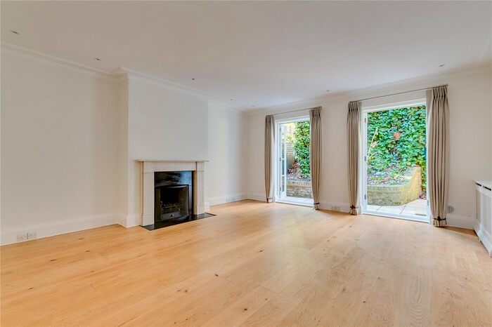 2 Bedroom Mews To Rent In Kent Yard, Rutland Gardens, SW7