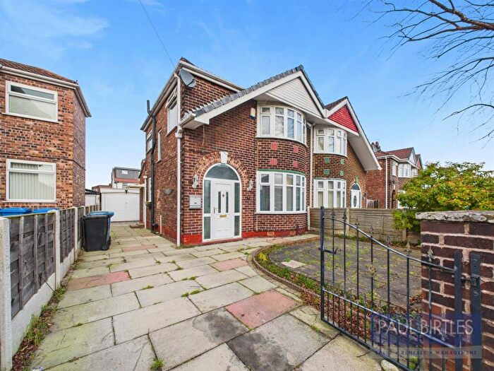 3 Bedroom Semi Detached House To Rent In Lincoln Avenue, Stretford, Manchester, M32