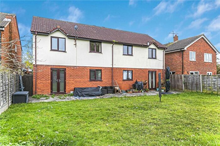 2 Bedroom Flat For Sale In Old Hale Way, Hitchin, SG5