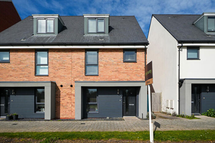 4 Bedroom Semi Detached House For Sale In Birch Walk, Harlow, Essex, CM17