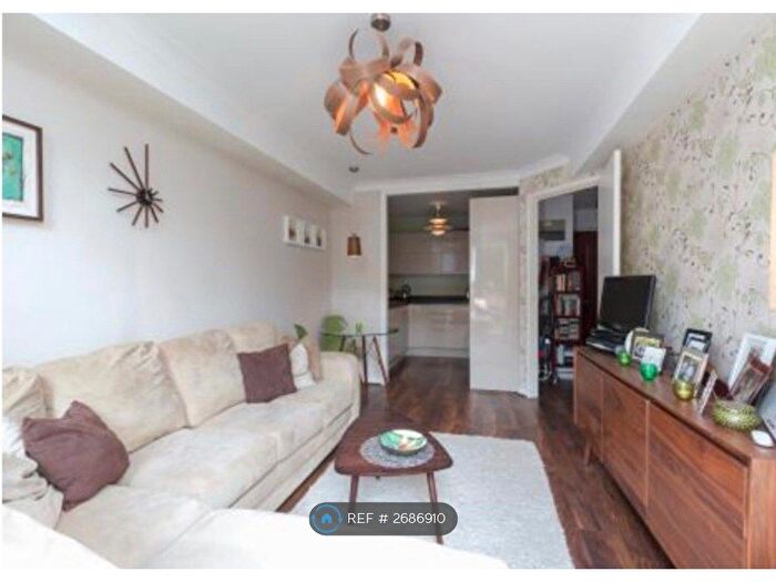 1 Bedroom Flat To Rent In Leabank Square, London, E9