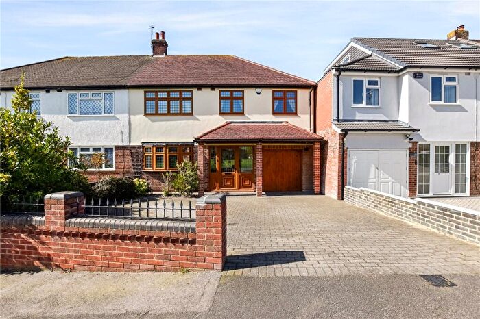 4 Bedroom Semi Detached House For Sale In Midhurst Hill, Bexleyheath, Kent, DA6