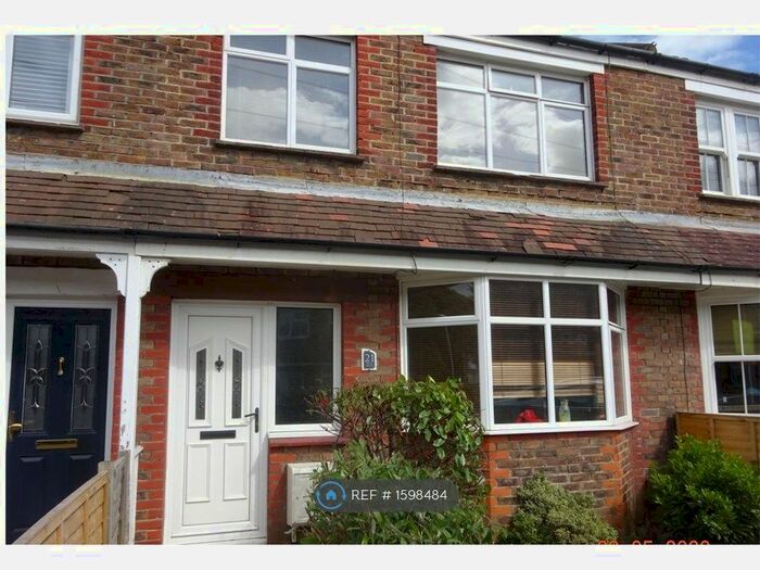 3 Bedroom Terraced House To Rent In Bruce Avenue, Worthing, BN11