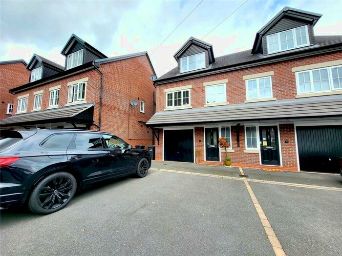 4 Bedroom Semi-Detached House To Rent In Grimshaw Lane, Macclesfield, Bollington, Cheshire, SK10