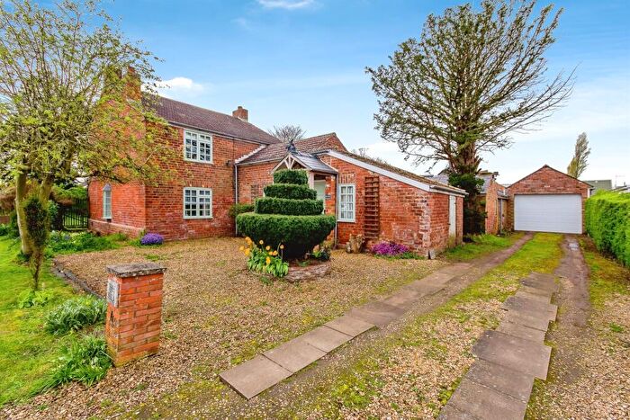3 Bedroom Detached House For Sale In Hawthorn Hill, Dogdyke, Lincoln, LN4