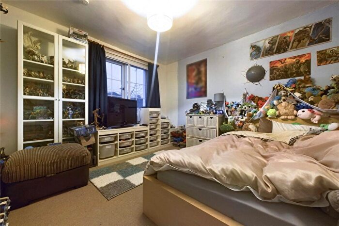 2 Bedroom Terraced House For Sale In Bath Road, Woolhampton, Reading, Berkshire, RG7