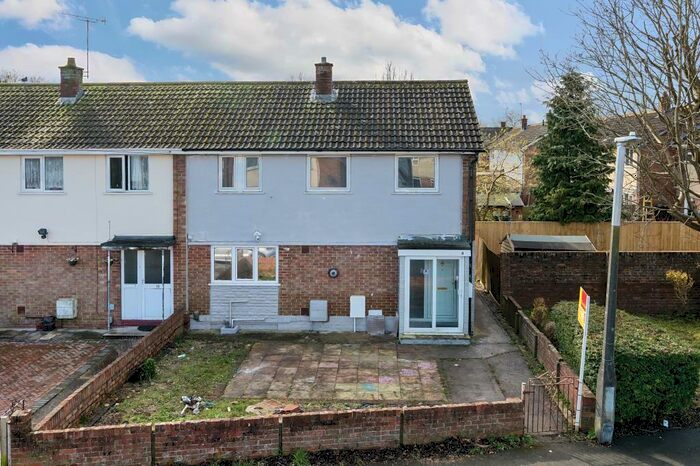 3 Bedroom End Of Terrace House To Rent In Swindon, Wiltshire, SN3