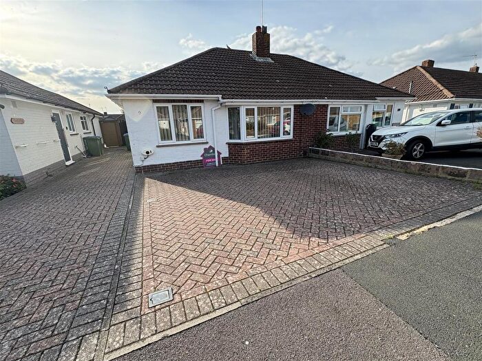 2 Bedroom Semi-Detached Bungalow For Sale In Dale Road, Stubbington, Fareham, PO14