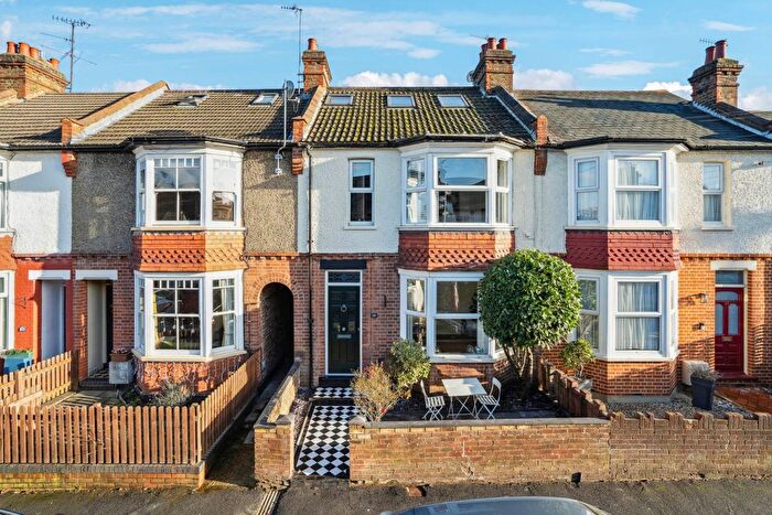 4 Bedroom Terraced House For Sale In Oxhey Avenue, Oxhey, WD19