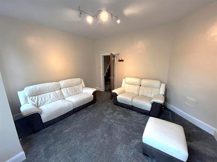 5 Bedroom End Of Terrace House To Rent In Platt Lane, Rusholme, Manchester, M14