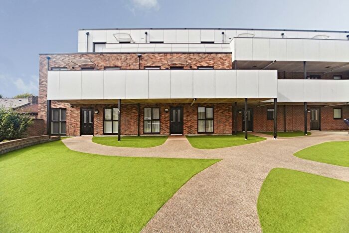 2 Bedroom Flat For Sale In Sanderstead Road, South Croydon, CR2