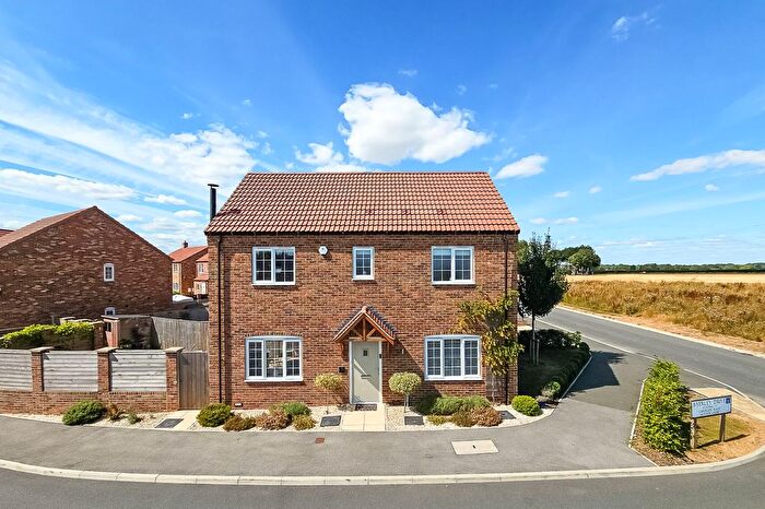 3 Bedroom Semi-Detached House For Sale In Byerley Drive, Goldsborough, HG5