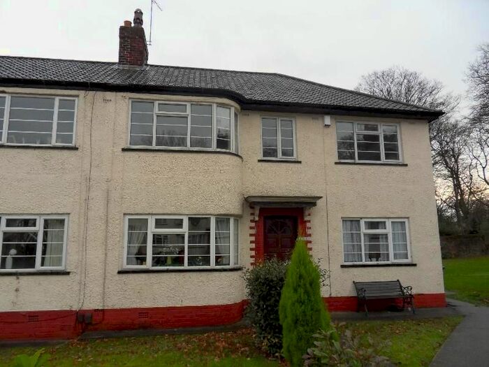 2 Bedroom Flat To Rent In Redesdale Gardens, Adel, Leeds, LS16