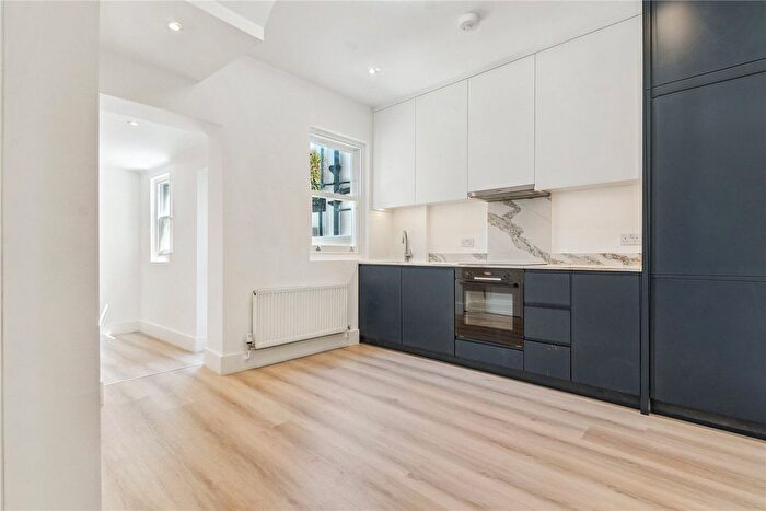 2 Bedroom Flat To Rent In Devonshire Road, London, W4
