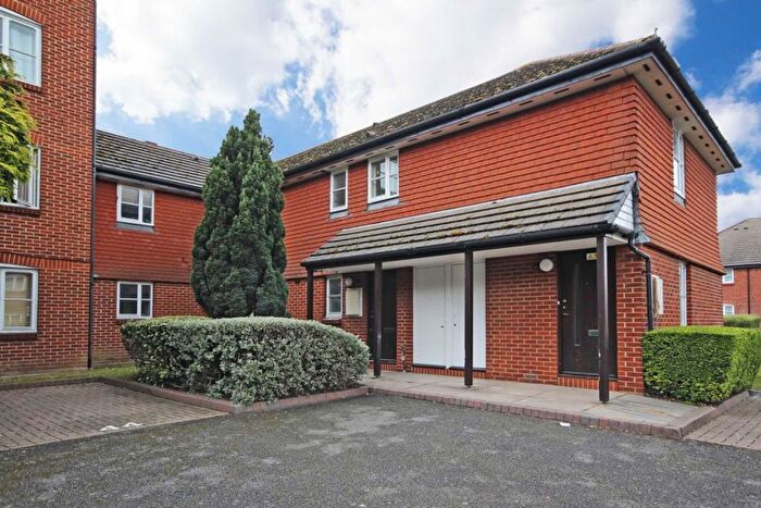 2 Bedroom Flat To Rent In Anderson Close, London, W3