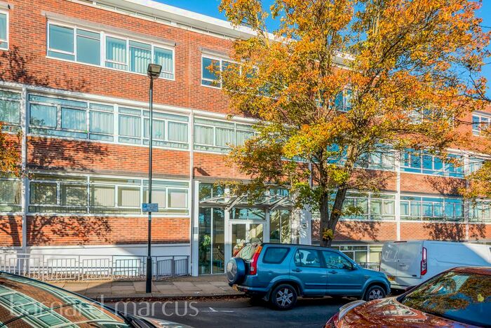 2 Bedroom Flat To Rent In Heathcroft, London, W5