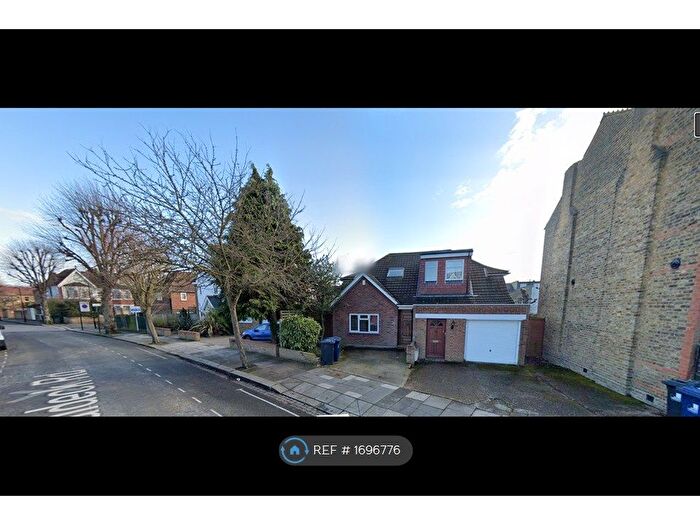 3 Bedroom Detached House To Rent In Waldeck Road, London, W13