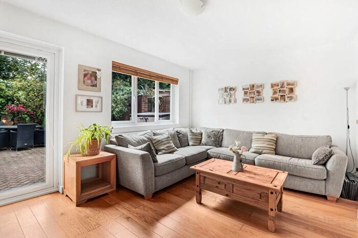 4 Bedroom End Of Terrace House To Rent In Windrush Close, Bramley, GU5