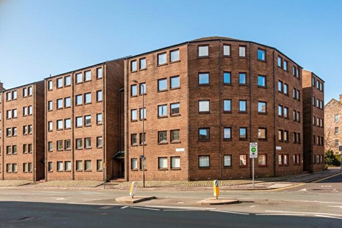 Flat For Sale In St Leonards Street, Pleasance, Edinburgh, EH8