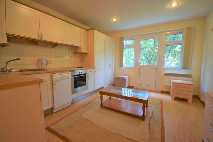 1 Bedroom Studio To Rent In Mill Close, Wokingham, Berkshire, RG41