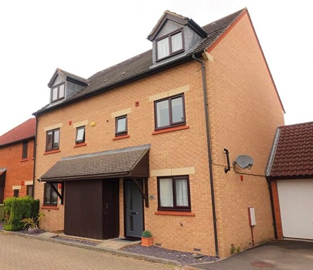 4 Bedroom Town House To Rent In Rowton Heath, Oakhill, Milton Keynes, MK5