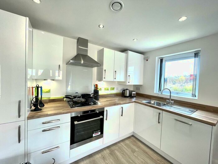 2 Bedroom Apartment To Rent In Belgrave Middleway, Birmingham, B5